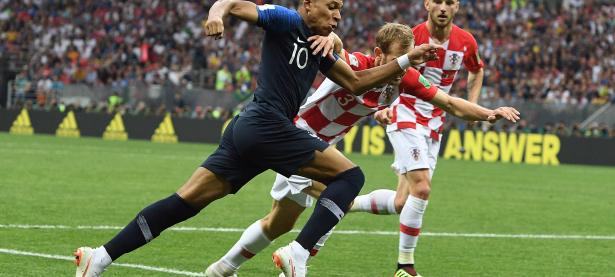 一竞技电竞-姆巴佩连续三场比赛得分超过高光表现，法国队挑战极限！的简单介绍