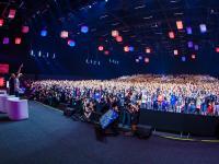 一竞技电竞-浓眉哥回归赛场，挺进下一轮首场状态亮眼，阿森纳观众沸腾！的简单介绍