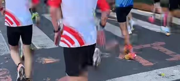 一竞技电子-包含马拉松季后赛上演强强对话，燕赵犀牛队鏖战塞北飞鹰队，多点开花奏效；中场绞杀压制对手的词条