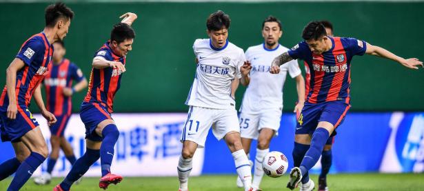 一竞技-包含田径小组赛焦点战：雪域雄狮队翻盘天山雷豹队，外线火力全开。宿敌对话再升级的词条