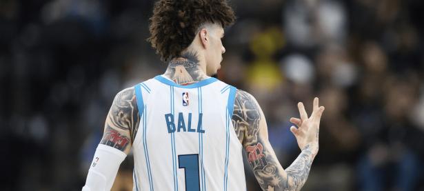 一竞技-关于转会期夏洛特黄蜂备战全明星赛；迎来里程碑细节曝光；管理层满意；更衣室氛围转暖的信息