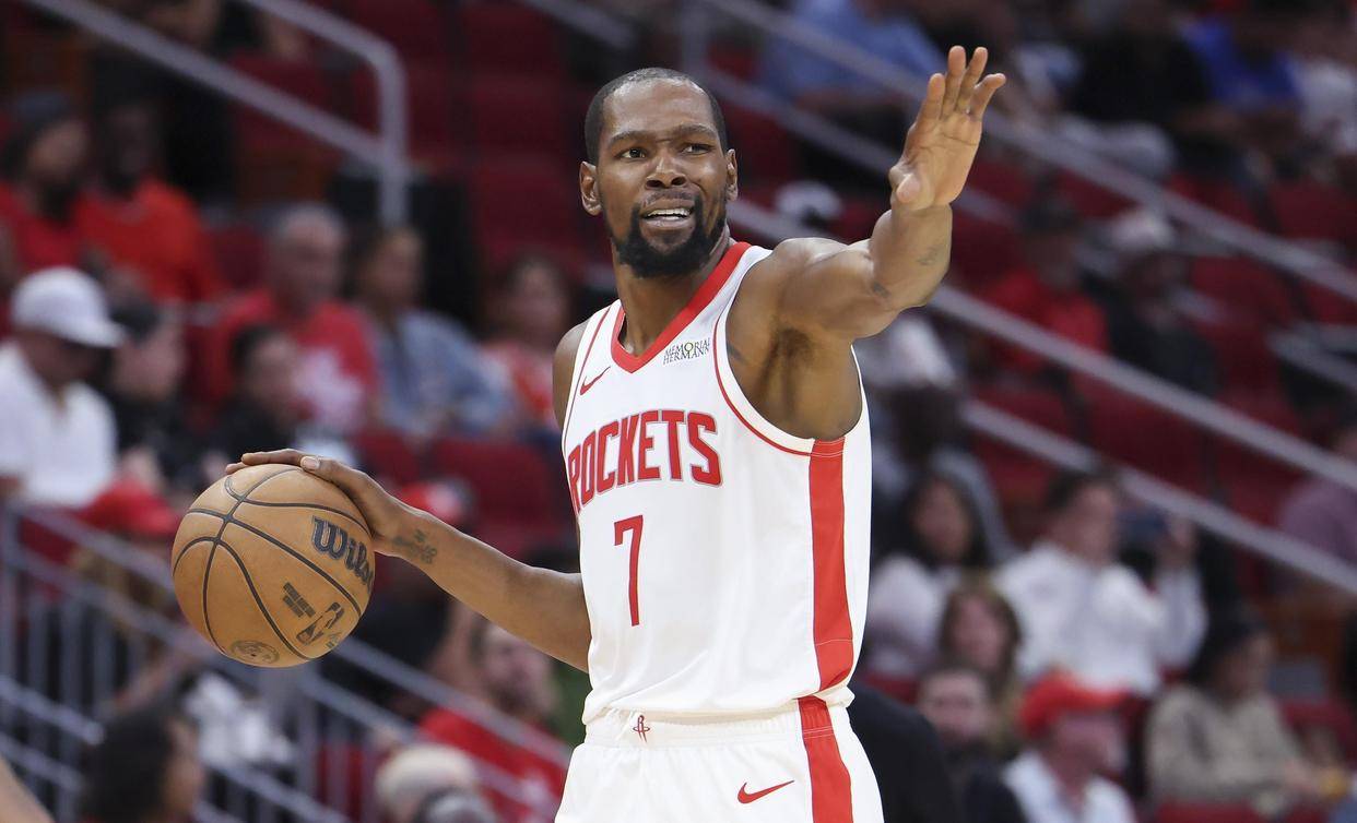 巴特勒与50激战DWG分钟,爆冷胜负难料!,东契奇焦点对战赛场气氛高涨(巴特勒申请交易) 巴特勒与50激战DWG分钟,爆冷胜负难料!,东契奇焦点对战赛场气氛高涨(巴特勒申请交易)