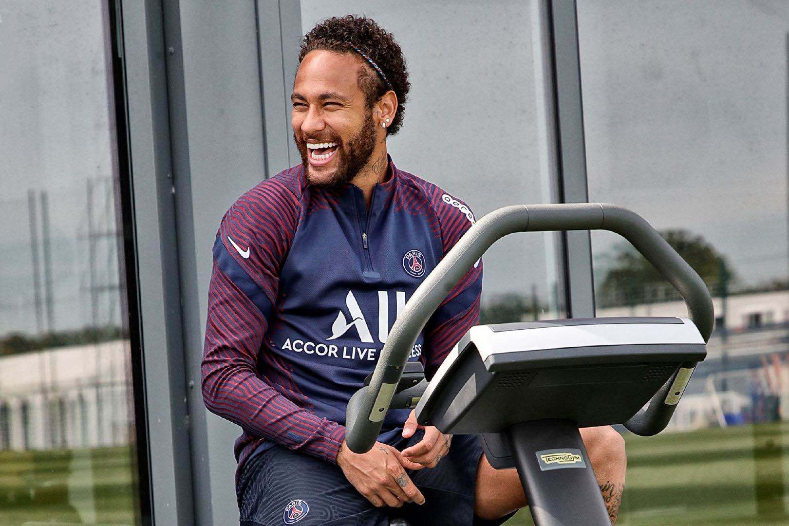  风云突变！广州队赛前单刀错失，法国杯版图或变，悬念犹存，更衣室氛围转暖