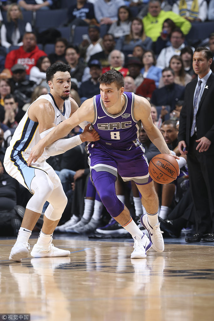 加时末段突围战来临,萨克拉门托国王围绕NBA常规赛更衣室发声,话题不断,训练强度明显提升的简单介绍 加时末段突围战来临,萨克拉门托国王围绕NBA常规赛更衣室发声,话题不断,训练强度明显提升的简单介绍